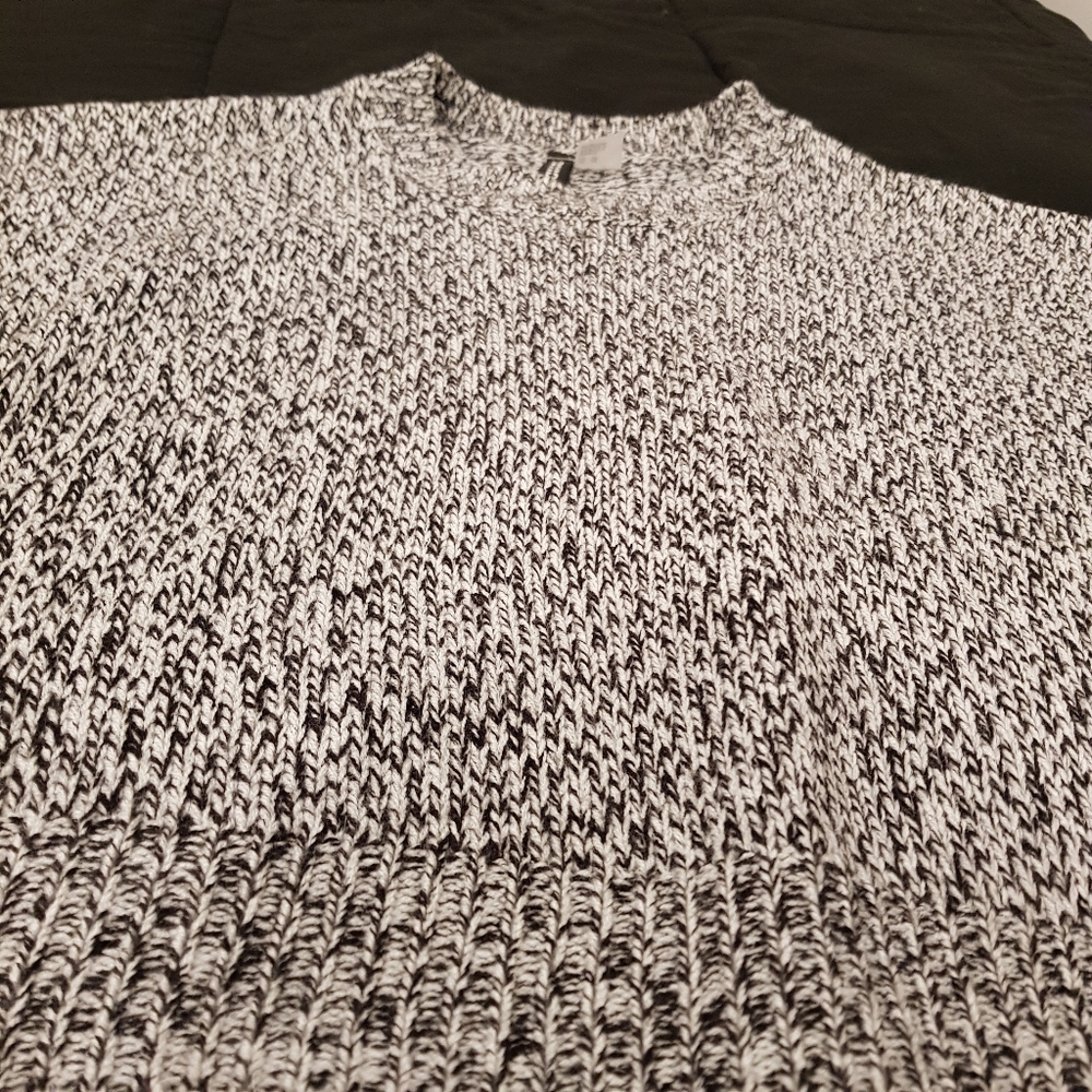 Sweater - Picture 3 of 3